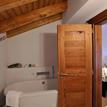 Chalet Panorama With Views To The Glaciers And The Dom Saas Fee